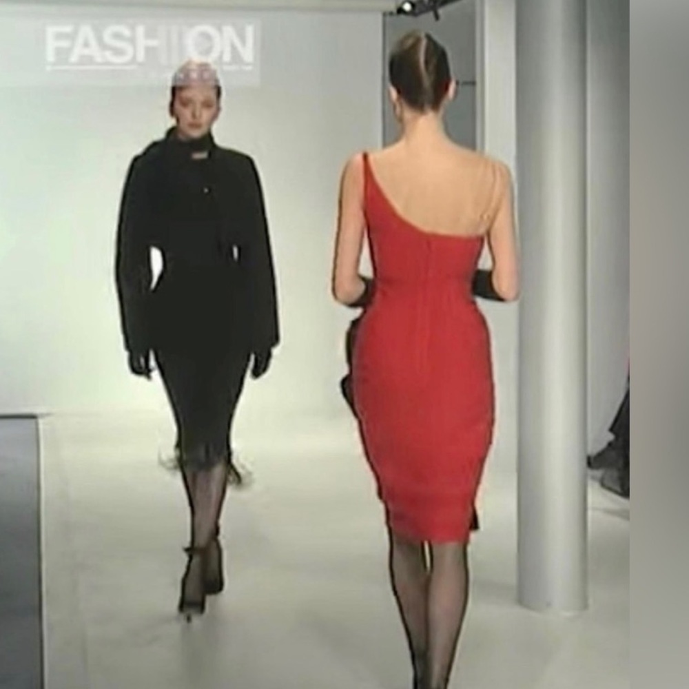 Archival Thierry Mugler Black Wool Boucle and Chain Dress - 1999 Fashion Week - Picture 7 of 12